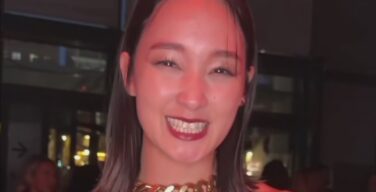 【画像】剛力彩芽さん(33)おっぱいが溢れ出てしまう