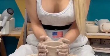 【動画】陶芸女子、あたシコ砲発射