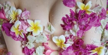 【画像】小説家女子、脱いだら凄かった