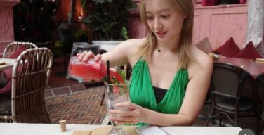 最新の久住小春ちゃんの胸が凄まじい