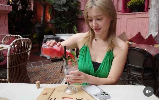 最新の久住小春ちゃんの胸が凄まじい