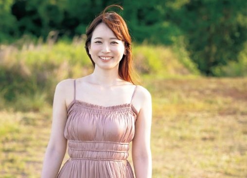 皆藤愛子、写真集おっぱいがエロい！人気フリーアナウンサー、グラビア新境地過ぎるだろｗｗｗ