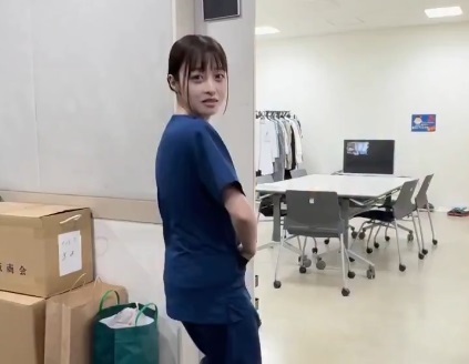 【動画】橋本環奈さん(27)、ちょける