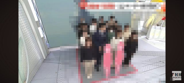 【画像】6時間閉じ込められたエレベーターの再現、ガチで発狂すると話題にwwwwwwwwwwwwwwwwwwwwwwwwwww