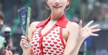 【ポロリ事故】有名日本女性タレント、台湾のイベントで乳首が飛び出してしまうｗｗｗｗｗｗｗ