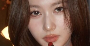 【画像】覇権アイドル・TWICEサナ(29歳)のビジュアルwwwwwwwww