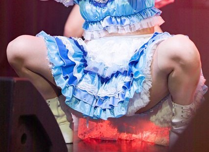 【朗報】174cmの元地下アイドルさんの太ももwwwwwwwwwwwww